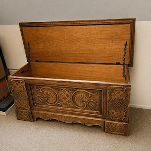 Holztruhe Antiquität