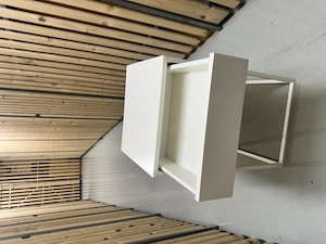 Nachttisch zu verschenken  