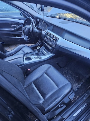 BMW F10 530d Schwarz Bild 4