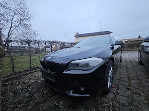 BMW F10 530d Schwarz Bild 2