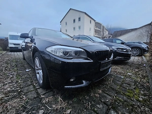 BMW F10 530d Schwarz