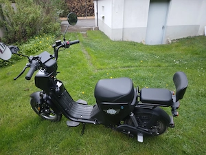 Elektroroller E.F.O EB250P schwarz matt Bild 3