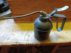 Alte Ölkanne in bestem Zustand