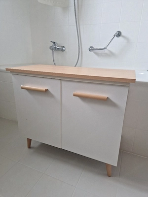 Schönes Bad Schränkchen