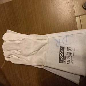 Lederhandschuhe zum Schutz beim Grillen Bild 2