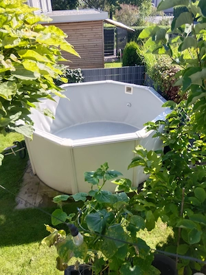 Stahlwannenpool mit Salzwasseranalge Intex