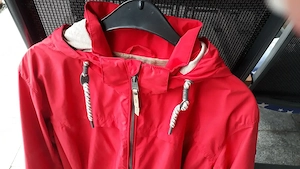 Rote Damen-Übergangsjacke, Kapuze abnehmbar, hohe Qualität von killtec, Größe 48, viele Details Bild 4