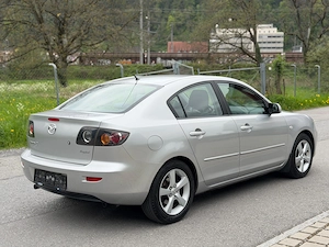 Mazda 3 Benzin TÜV NEU wenig Km Bild 4