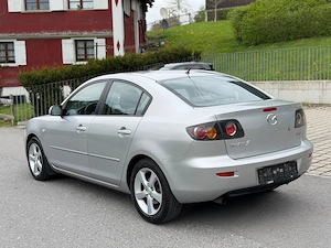 Mazda 3 Benzin TÜV NEU wenig Km Bild 3