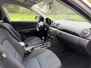 Mazda 3 Benzin TÜV NEU wenig Km Bild 5