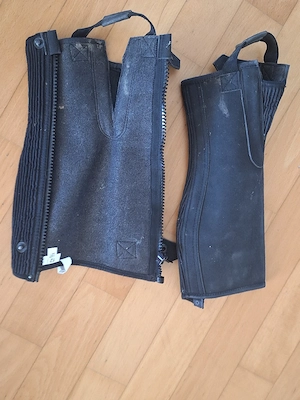 Verkaufe Reitset für Kindet (Reithelm, Panzer, Gamaschen, Handschuhe)  Bild 3