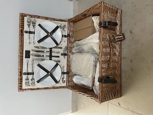 Picknickkorb für 4 Personen - NEU