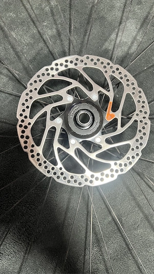 Fahrrad Felge Cube Vorderrad Shimano Nabe, Schwalbe Reifen Bild 7