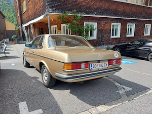 Mercedes 230 CE Coupe Bild 3