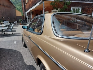 Mercedes 230 CE Coupe Bild 4