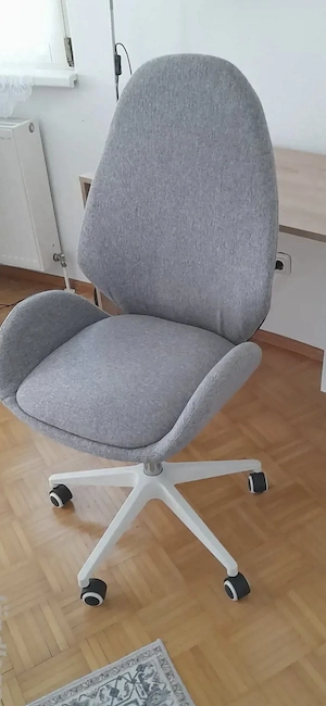 Schreibtisch mit drehstühl Bild 3