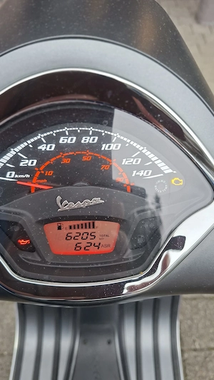 Vespa Piaggio 300 GTS Bild 5