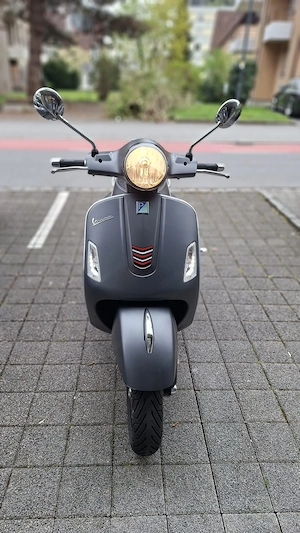 Vespa Piaggio 300 GTS