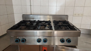 Gasherd mit 6 Herdplatten 