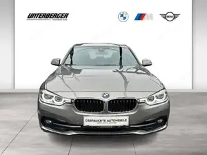 BMW 320i Sport Line // Aut // Head-Up// LED Bild 2