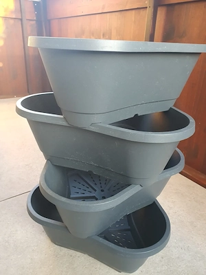 Stapelbare Pflanztröge