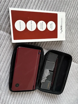 Nintendo DS XL Bild 2