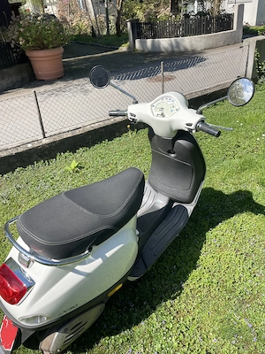 Vespa LX 50 weiß Bild 5