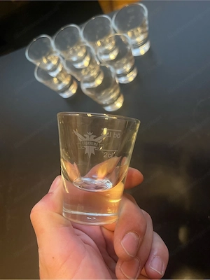 18-teiliges Bar-Set: Original SMIRNOFF & TROJKA Shotgläser   Stamper Bild 8