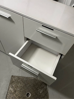 Komode   Kasten Bild 4