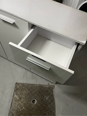 Komode   Kasten Bild 3