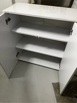 Komode   Kasten Bild 2