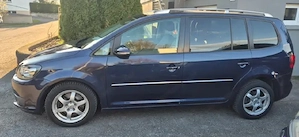 VW Touran 2.0 TDI DSG Highline   Vollausgestattet & frisch gewartet Bild 2