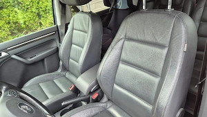 VW Touran 2.0 TDI DSG Highline   Vollausgestattet & frisch gewartet Bild 3