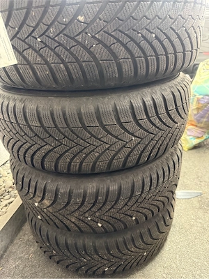 Kompletträder 215 65 16 Bild 2