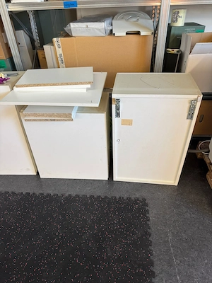 Küchen Hängeschränke weiß   gebraucht   zu verschenken Bild 2