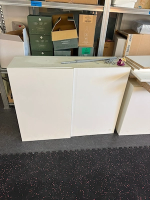 Küchen Hängeschränke weiß   gebraucht   zu verschenken Bild 3