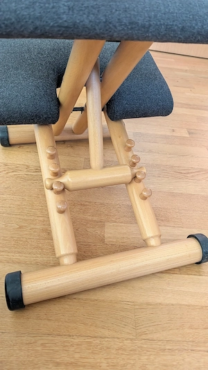 Original Stokke Variable Balans - ergonomischer Kniestuhl aus Holz Bild 4