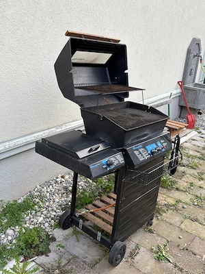 Charmglow Gasgrill mit Seitenkocher   gratis zum Abholen Bild 2