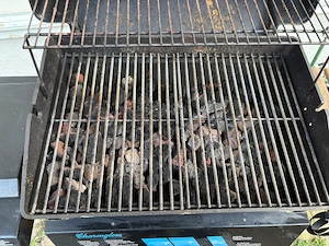 Charmglow Gasgrill mit Seitenkocher   gratis zum Abholen Bild 4