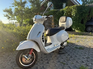 Vespa 300 GTS Super