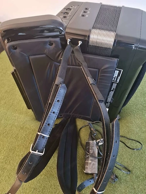 Roland Fr8x , Akkordeon , Harmonika Bild 7