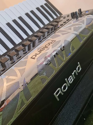 Roland Fr8x , Akkordeon , Harmonika Bild 2