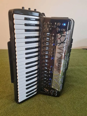 Roland Fr8x , Akkordeon , Harmonika Bild 4