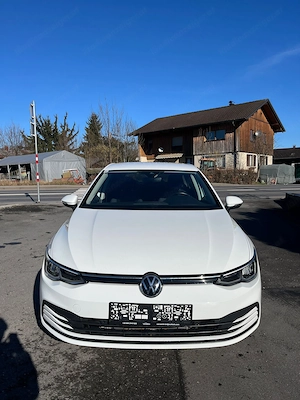 Volkswagen Golf 8 TSI Bild 2