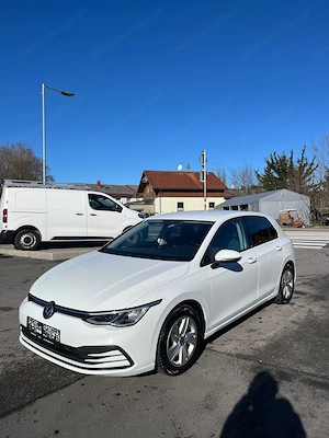 Volkswagen Golf 8 TSI Bild 3