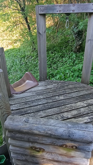 Kleines Klettergerüst und Rutsche Bild 5