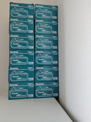 Makita & DeWalt Akkus   Alles muss weg! Bild 5