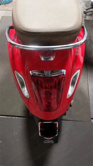 Piaggio Vespa Primavera 50 ccm 4-Takt   Rot Bild 5