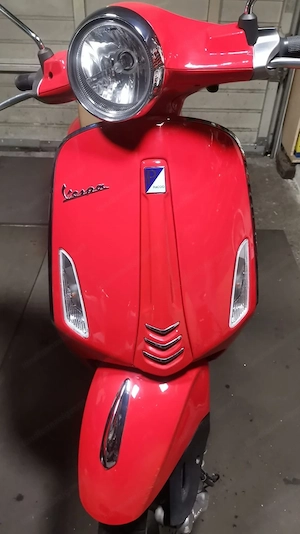 Piaggio Vespa Primavera 50 ccm 4-Takt   Rot Bild 4