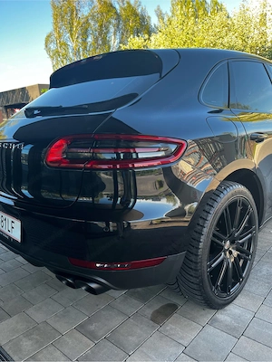 Porsche Macan S Diesel|Schwarz Schwarz|21" Felgen|Luftfahrwerk Bild 2